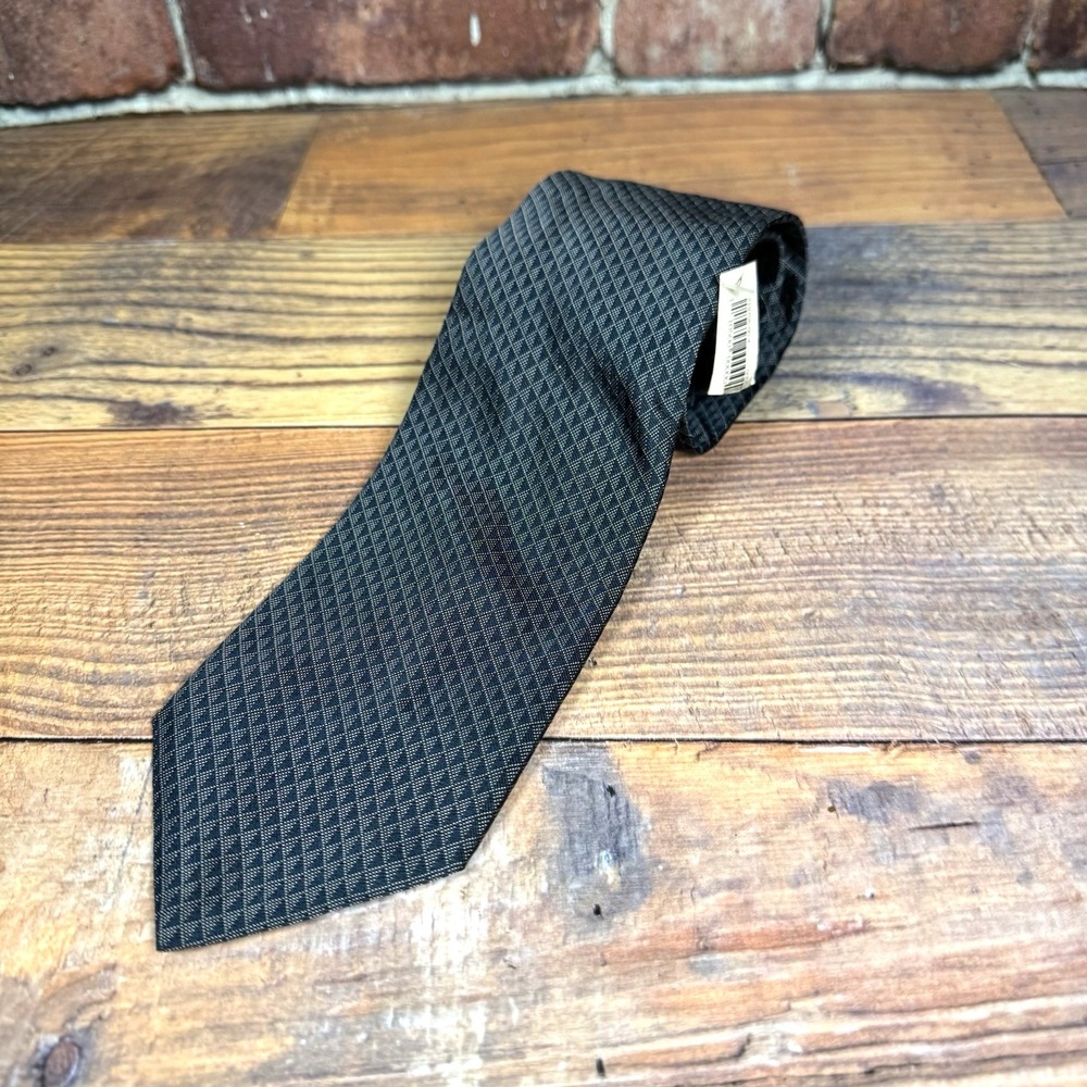 Banana Republic 100% Silk‎ Neck Tie Classic Navy Gray  MEN NWT 2009 Geometric